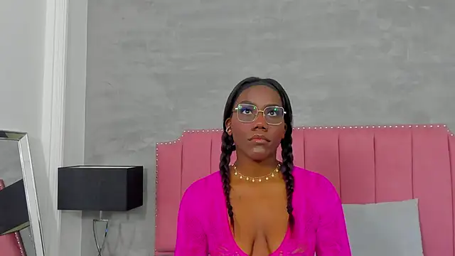 Alaia Colins online show from 11/24/25, 03:50