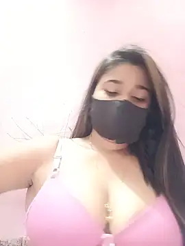 Simran-001 online show from 06/05/26, 12:44