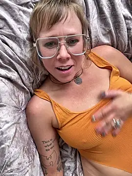 Snapshot of I_am_babydoll chatting on 01/10/26, 08:05 I am babydoll online show from 01/10/26, 08:05