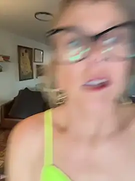 Snapshot of I_am_babydoll chatting on 03/13/26, 01:12 I am babydoll online show from 03/13/26, 01:12