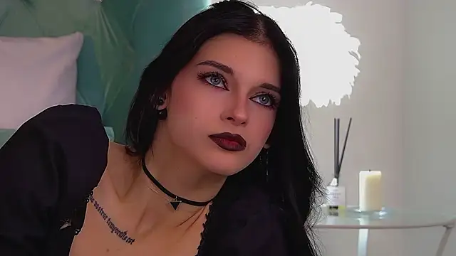 Snapshot of BeverlyMost chatting on 09/13/25, 09:20 BeverlyMost online show from 09/13/25, 09:20