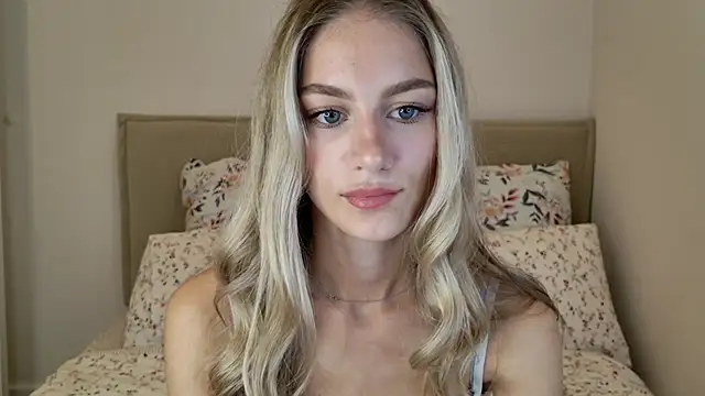 Snapshot of GabriellaOlsen chatting on 09/15/25, 10:15 GabriellaOlsen online show from 09/15/25, 10:15