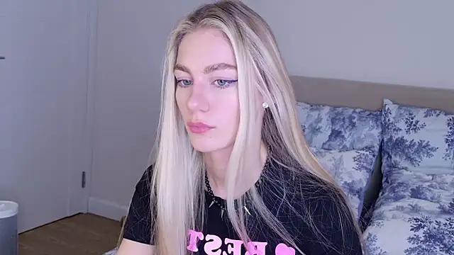 Snapshot of GabriellaOlsen chatting on 12/16/25, 01:05 GabriellaOlsen online show from 12/16/25, 01:05