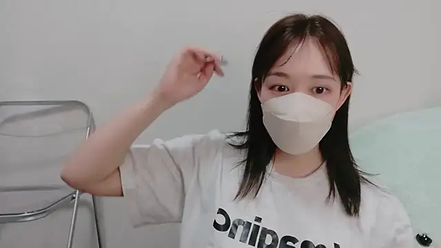 Snapshot of mio7635 chatting on 08/01/26, 02:27 mio7635 online show from 08/01/26, 02:27