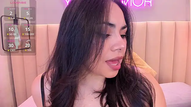 Naomymonroe  online show from 06/17/26, 10:39