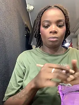 NatyParker online show from 04/25/26, 01:14