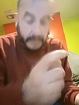 Snapshot of wapo100x100 chatting on 03/03/25, 10:10 wapo100x100 online show from 03/03/25, 10:10