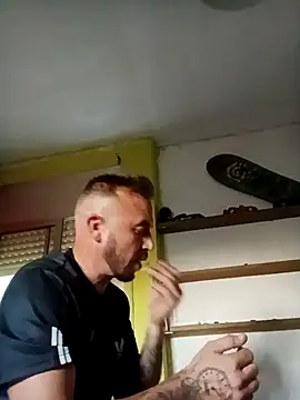 Snapshot of wapo100x100 chatting on 10/04/25, 04:49 wapo100x100 online show from 10/04/25, 04:49