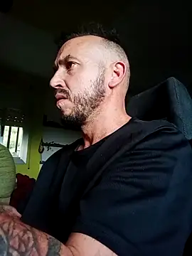 Snapshot of wapo100x100 chatting on 10/09/25, 02:26 wapo100x100 online show from 10/09/25, 02:26