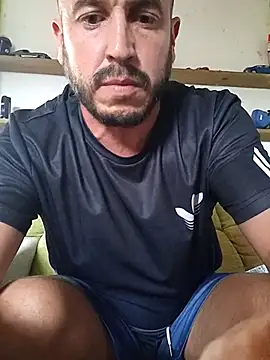 Snapshot of wapo100x100 chatting on 10/11/25, 03:32 wapo100x100 online show from 10/11/25, 03:32