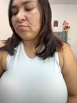 Snapshot of KarlaWild chatting on 12/04/25, 01:59 KarlaWild online show from 12/04/25, 01:59