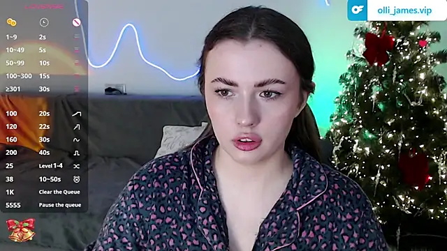 Snapshot of Ollie_James chatting on 12/04/25, 02:37 Ollie James online show from 12/04/25, 02:37