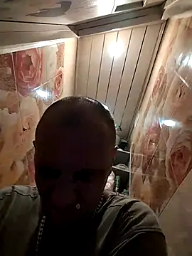 Snapshot of MaxDevilWhite chatting on 09/30/25, 08:30 MaxDevilWhite online show from 09/30/25, 08:30