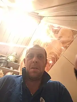 Snapshot of MaxDevilWhite chatting on 10/25/25, 08:22 MaxDevilWhite online show from 10/25/25, 08:22