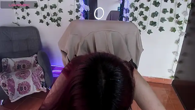 saray  jones online show from 11/11/25, 12:49