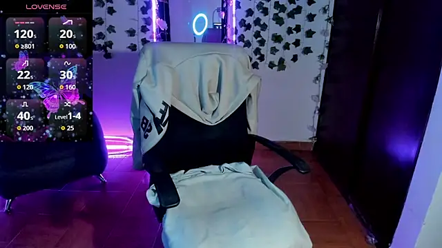 saray  jones online show from 11/17/25, 03:07