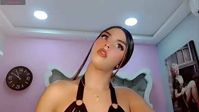 Snapshot of CamiiGarcia chatting on 03/12/25, 02:34 CamiiGarcia online show from 03/12/25, 02:34