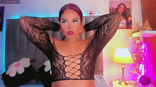 CamiiGarcia online show from 11/02/25, 09:39