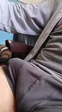 Snapshot of Andre16c chatting on 02/27/26, 02:17 Andre16c online show from 02/27/26, 02:17