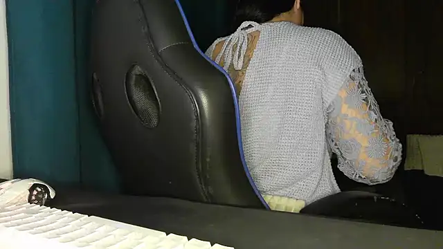 Snapshot of bunnyfox420 chatting on 11/22/25, 07:24 bunnyfox420 online show from 11/22/25, 07:24