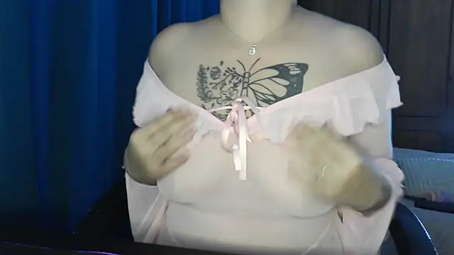 Snapshot of bunnyfox420 chatting on 11/24/25, 06:18 bunnyfox420 online show from 11/24/25, 06:18