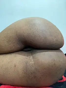 Snapshot of Charlotte_bronxxx chatting on 02/25/25, 02:11 Charlotte bronxxx online show from 02/25/25, 02:11