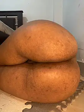 Snapshot of Charlotte_bronxxx chatting on 09/10/25, 05:35 Charlotte bronxxx online show from 09/10/25, 05:35