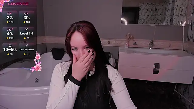 maya suun online show from 11/30/25, 02:04