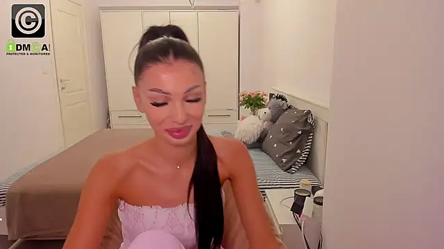 HelenShawn online show from 09/19/25, 03:30