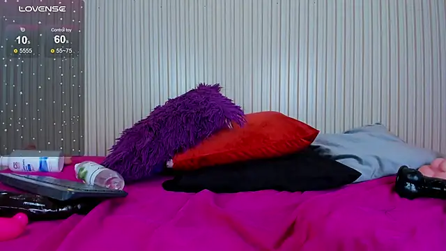 Snapshot of Madeline_Cooper08 chatting on 02/21/25, 10:37 Madeline Cooper08 online show from 02/21/25, 10:37