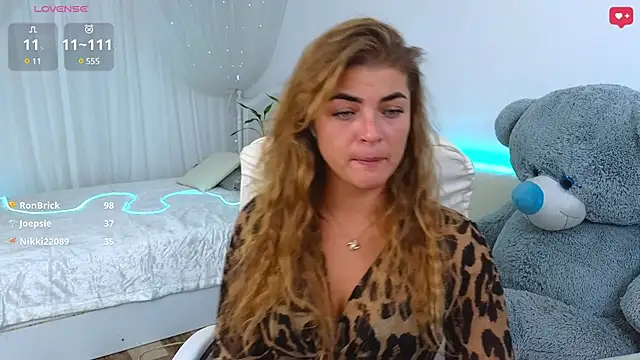 Snapshot of Donna_Sun chatting on 02/08/25, 12:06 Donna Sun online show from 02/08/25, 12:06