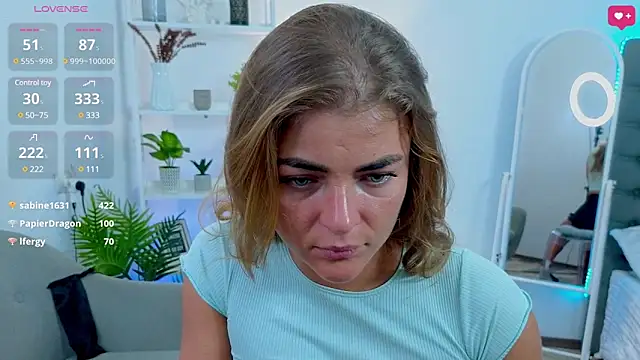 Snapshot of Donna_Sun chatting on 02/14/25, 01:08 Donna Sun online show from 02/14/25, 01:08