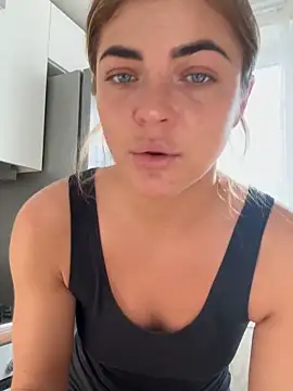 Snapshot of Donna_Sun chatting on 02/24/25, 11:43 Donna Sun online show from 02/24/25, 11:43