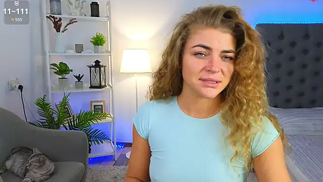 Snapshot of Donna_Sun chatting on 03/11/25, 06:21 Donna Sun online show from 03/11/25, 06:21