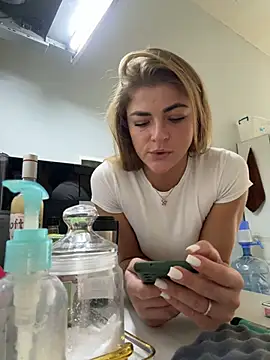 Snapshot of Donna_Sun chatting on 03/13/25, 01:29 Donna Sun online show from 03/13/25, 01:29