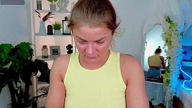 Snapshot of Donna_Sun chatting on 03/07/26, 05:26 Donna Sun online show from 03/07/26, 05:26