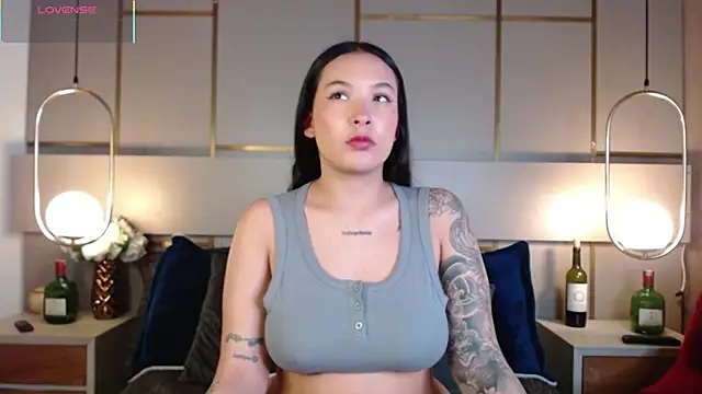 Victoria Collinns online show from 11/21/25, 01:21