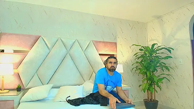 Snapshot of anastasia_marco chatting on 02/11/25, 12:05 anastasia marco online show from 02/11/25, 12:05