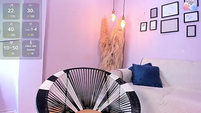 Snapshot of alana_rossetti chatting on 11/08/25, 12:27 alana rossetti online show from 11/08/25, 12:27