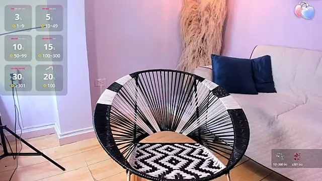 Snapshot of alana_rossetti chatting on 11/11/25, 12:38 alana rossetti online show from 11/11/25, 12:38