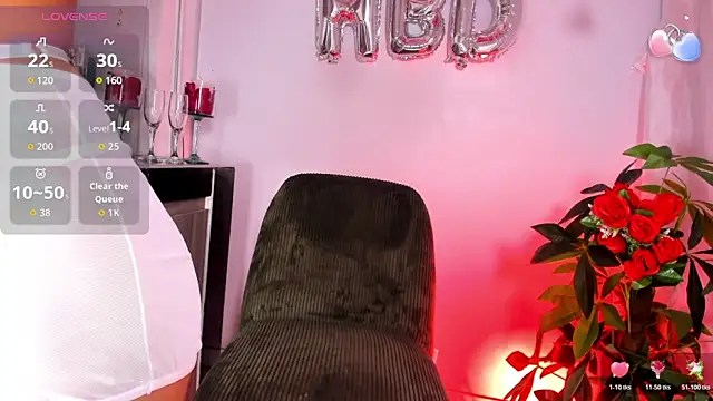 Snapshot of alana_rossetti chatting on 11/15/25, 01:40 alana rossetti online show from 11/15/25, 01:40