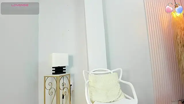 Snapshot of alana_rossetti chatting on 05/13/26, 03:15 alana rossetti online show from 05/13/26, 03:15