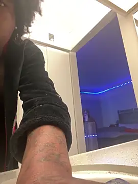 squirmxx10 online show from 02/05/26, 10:36