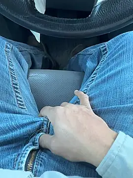 luiriv04 online show from 01/23/25, 07:40