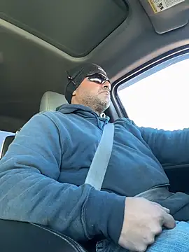 luiriv04 online show from 01/23/25, 11:05