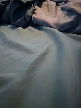 luiriv04 online show from 02/01/25, 06:21