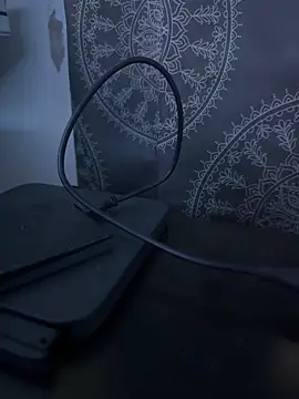 luiriv04 online show from 03/08/25, 08:33