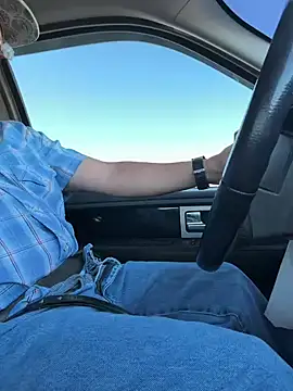 luiriv04 online show from 10/06/25, 09:56