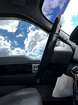 luiriv04 online show from 10/14/25, 08:42