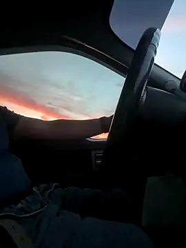 luiriv04 online show from 10/20/25, 12:44